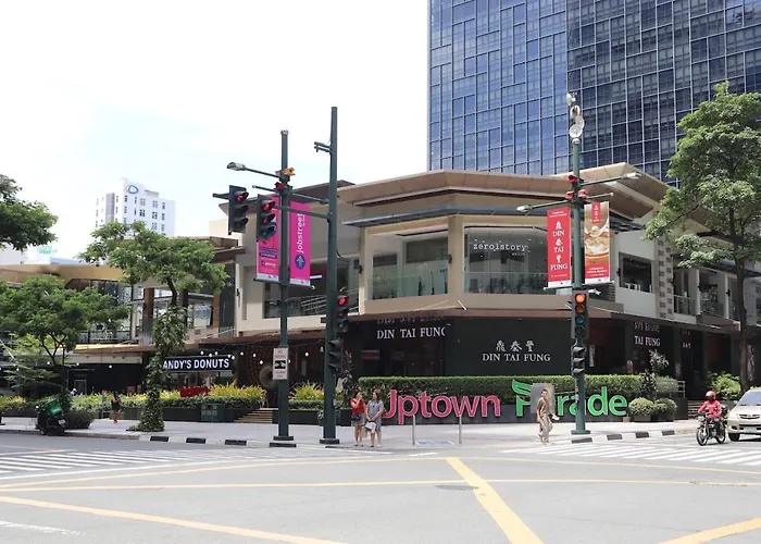 Apartment New! Spacious & Cozy Wifi 350mbps Uptown Bgc Backhome4 Manila