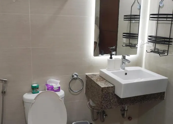 New! Spacious & Cozy Wifi 350mbps Uptown Bgc Backhome4 *