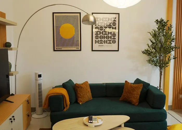 New! Spacious & Cozy Wifi 350mbps Uptown Bgc Backhome4 Manila