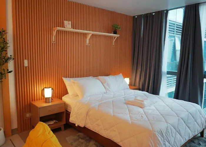 Apartment New! Spacious & Cozy Wifi 350mbps Uptown Bgc Backhome4