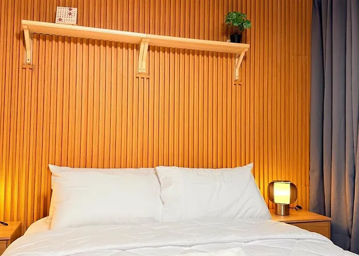 New! Spacious & Cozy Wifi 350mbps Uptown Bgc Backhome4 Manila