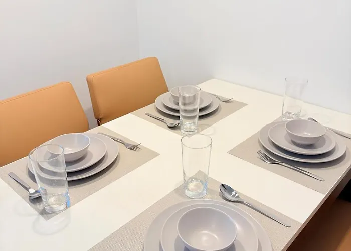 New! Spacious & Cozy Wifi 350mbps Uptown Bgc Backhome4 Apartment *