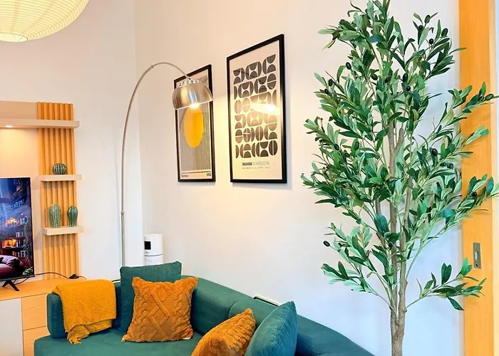 New! Spacious & Cozy Wifi 350mbps Uptown Bgc Backhome4 Apartment Manila