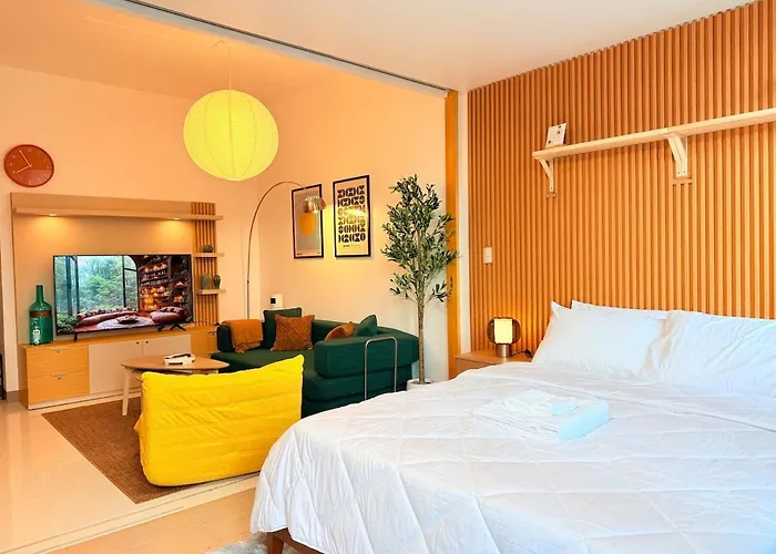 New! Spacious & Cozy Wifi 350mbps Uptown Bgc Backhome4 Apartment *