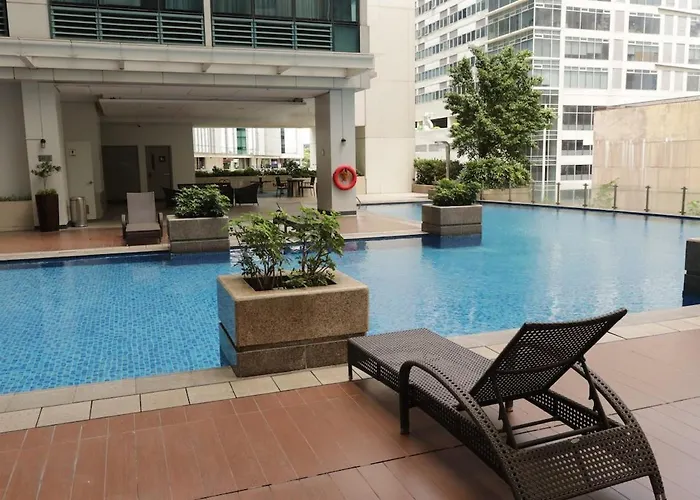 Apartment New! Spacious & Cozy Wifi 350mbps Uptown Bgc Backhome4 Manila