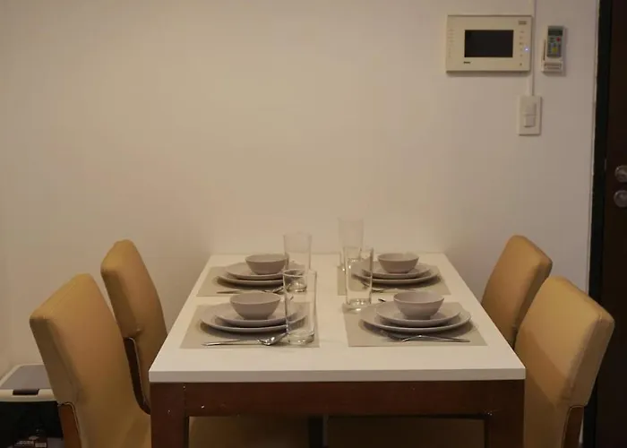 New! Spacious & Cozy Wifi 350mbps Uptown Bgc Backhome4 Apartment *