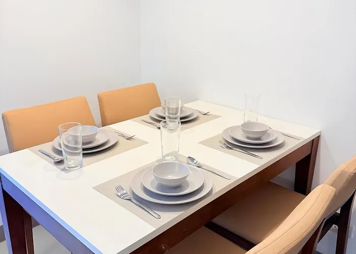 New! Spacious & Cozy Wifi 350mbps Uptown Bgc Backhome4 * Manila
