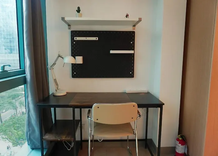 New! Spacious & Cozy Wifi 350mbps Uptown Bgc Backhome4 Apartment