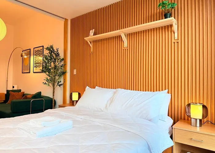 New! Spacious & Cozy Wifi 350mbps Uptown Bgc Backhome4 Manila