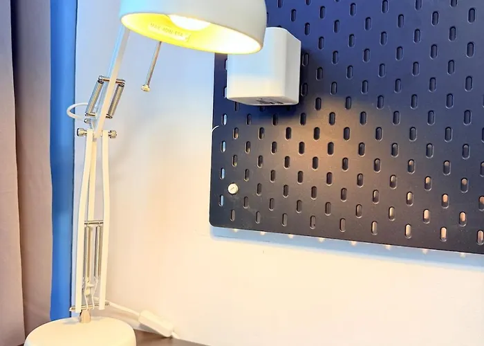 Apartment New! Spacious & Cozy Wifi 350mbps Uptown Bgc Backhome4