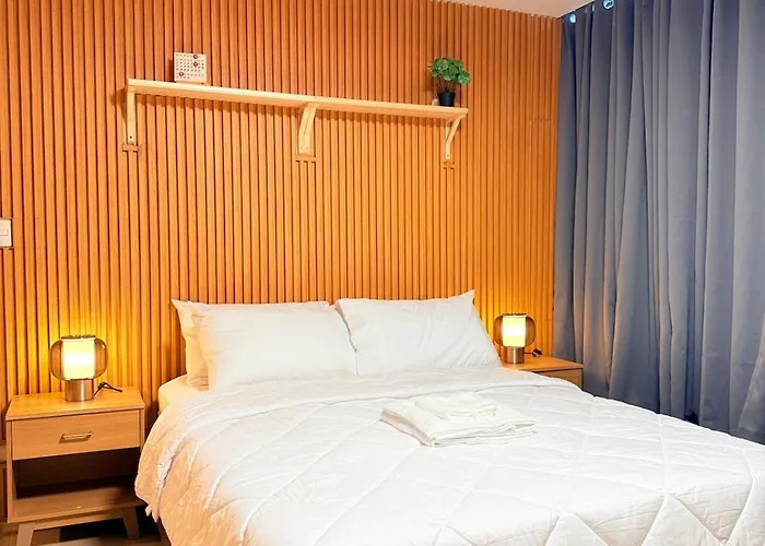 New! Spacious & Cozy Wifi 350mbps Uptown Bgc Backhome4 Apartment *